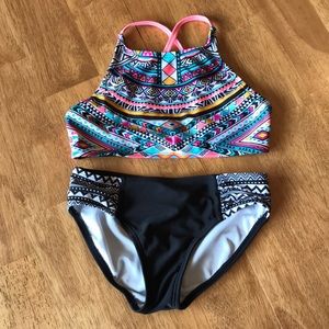 Girls bathing suit geometric design. Size 7/8